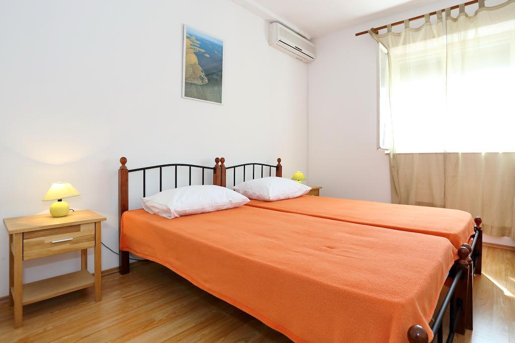 Basil Apartments And Rooms Betina  Exteriér fotografie